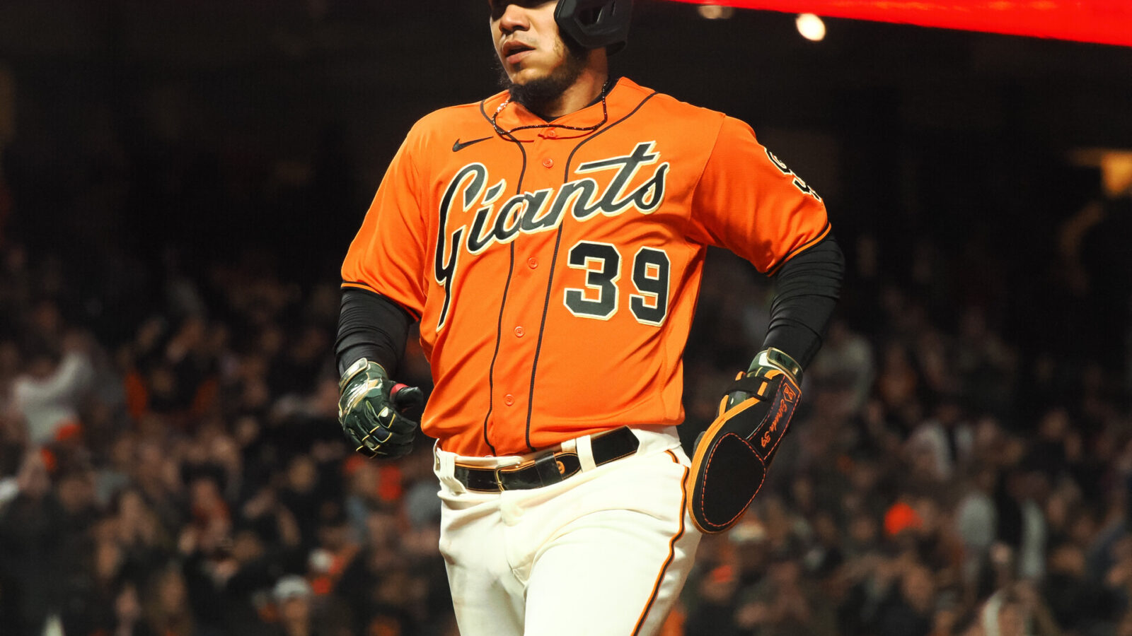 May 19, 2023; San Francisco, California, USA; San Francisco Giants second baseman Thairo Estrada (39) scores a run against the Miami Marlins during the sixth inning at Oracle Park.