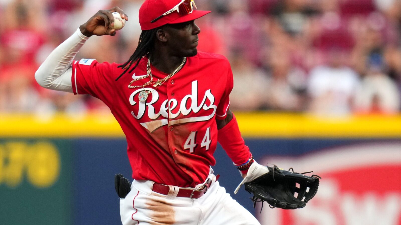 Cincinnati Reds shortstop Elly De La Cruz (44) fields a groundball in the fourth inning of a baseball game between the Los Angeles Dodgers and the Cincinnati Reds, Wednesday, June 7, 2023, at Great American Ball Park in Cincinnati.
