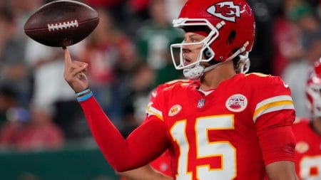 Kansas City Chiefs quarterback Patrick Mahomes (15) pre game against the Jets at MetLife Stadium.