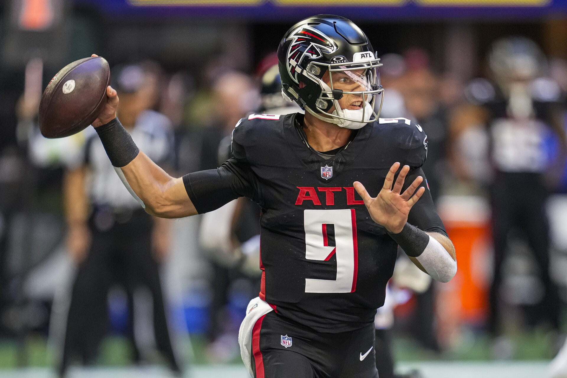 Oct 8, 2023; Atlanta, Georgia, USA; Atlanta Falcons quarterback Desmond Ridder (9) passes the ball against the Houston Texans during the first quarter at Mercedes-Benz Stadium