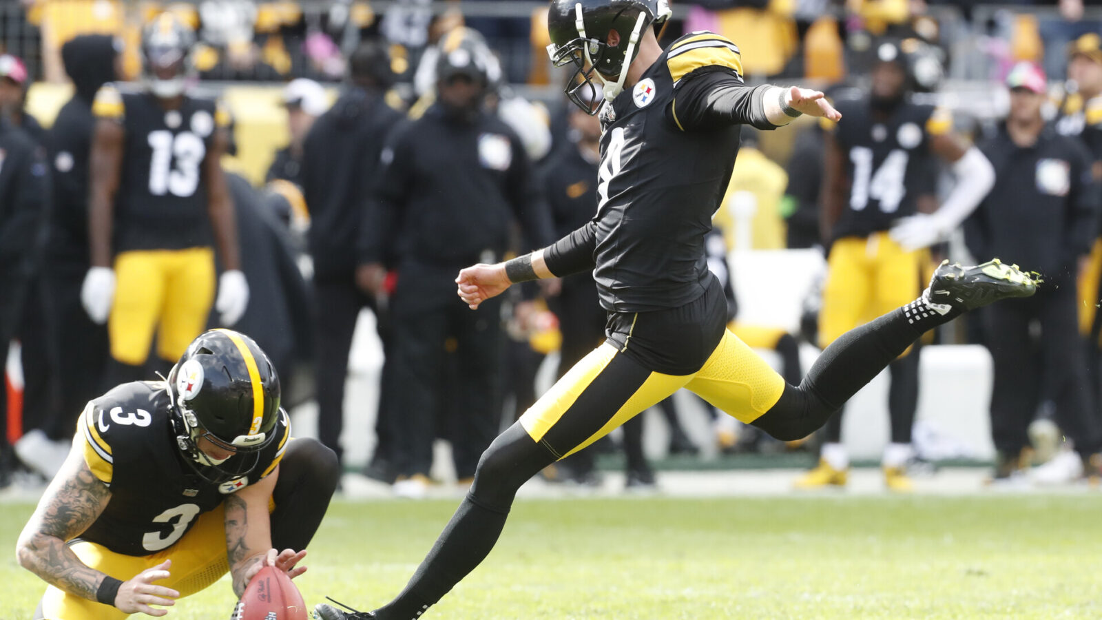 Oct 8, 2023; Pittsburgh, Pennsylvania, USA; Pittsburgh Steelers place kicker Chris Boswell (9) kicks a field goal against the Baltimore Ravens during the fourth quarter at Acrisure Stadium. Pittsburgh won 17-10.