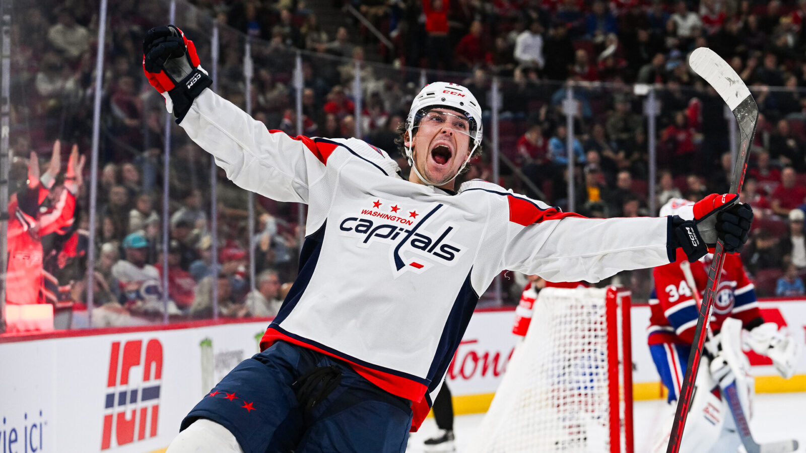 Washington Capitals center Dylan Strome (17) celebrates his second goal of the game against the Montreal Canadiens during the third period at Bell Centre.