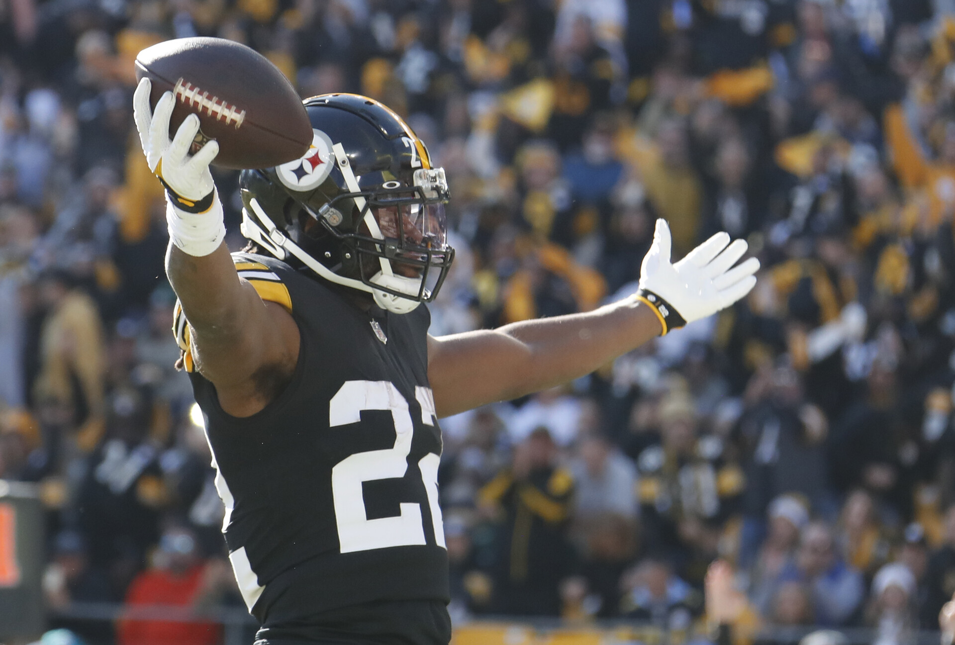 Nov 12, 2023; Pittsburgh, Pennsylvania, USA; Pittsburgh Steelers running back Najee Harris (22) reacts after scoring a touchdown against the Green Bay Packers during the first quarter at Acrisure Stadium.