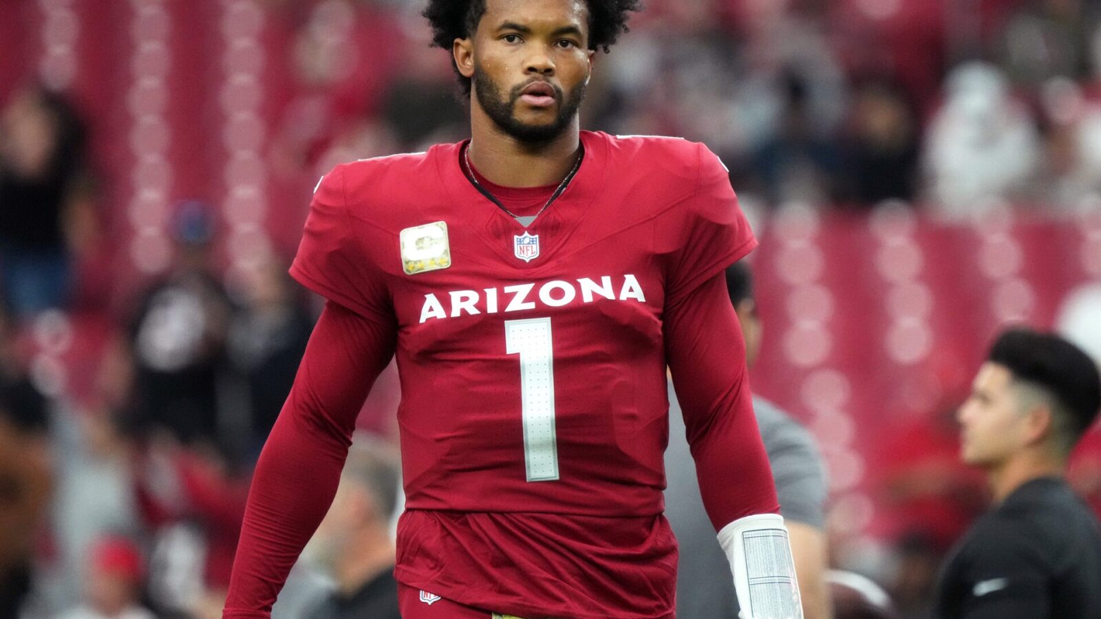 Arizona Cardinals quarterback Kyler Murray (1) warms up before their game against the Atlanta Falcons at State Farm Stadium in Glendale on Nov. 12, 2023.