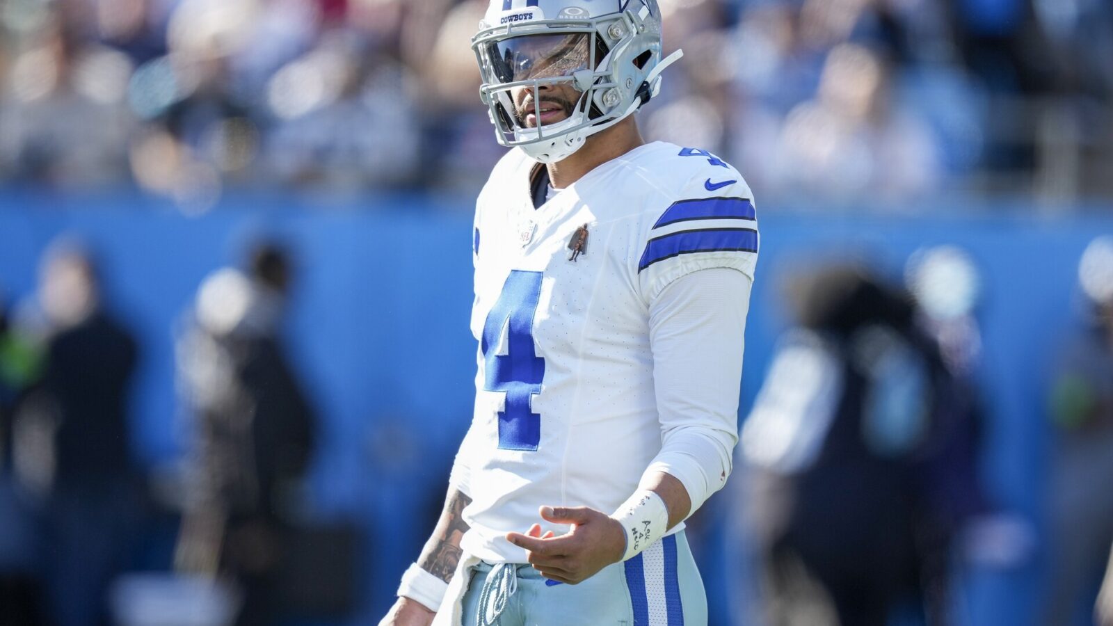 Nov 19, 2023; Charlotte, North Carolina, USA; Dallas Cowboys quarterback Dak Prescott (4) waits for a tight end during the first quarter against the Carolina Panthers at Bank of America Stadium.