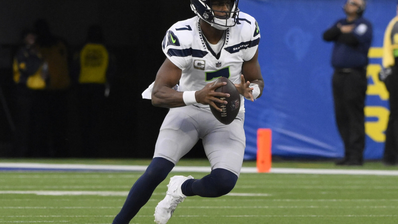 Nov 19, 2023; Inglewood, California, USA; Seattle Seahawks quarterback Geno Smith (7) controls the ball in the third quarter against the Los Angeles Rams at SoFi Stadium.