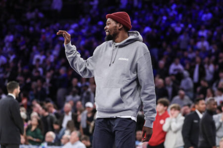 Nov 26, 2023; New York, New York, USA; Phoenix Suns forward Kevin Durant waves to the fans after beating the New York Knicks 116-113 at Madison Square Garden