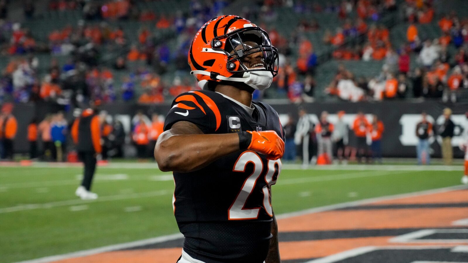 Cincinnati Bengals running back Joe Mixon (28) hypes up the crowd before the first quarter of the NFL Week 9 game between the Cincinnati Bengals and the Buffalo Bills at Paycor Stadium in Cincinnati on Sunday, Nov. 5, 2023.