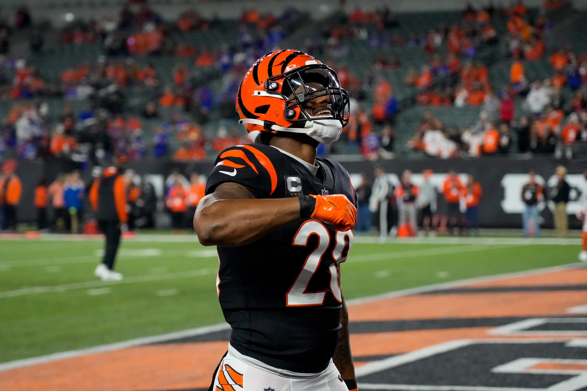 Cincinnati Bengals running back Joe Mixon (28) hypes up the crowd before the first quarter of the NFL Week 9 game between the Cincinnati Bengals and the Buffalo Bills at Paycor Stadium in Cincinnati on Sunday, Nov. 5, 2023.