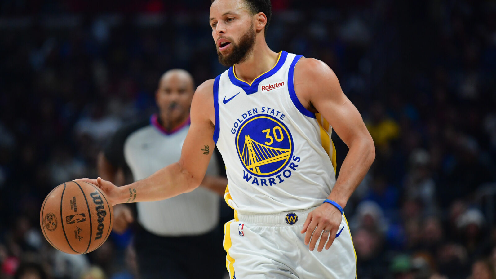 Dec 2, 2023; Los Angeles, California, USA; Golden State Warriors guard Stephen Curry (30) moves the ball up court against the Los Angeles Clippers during the first half at Crypto.com Arena.