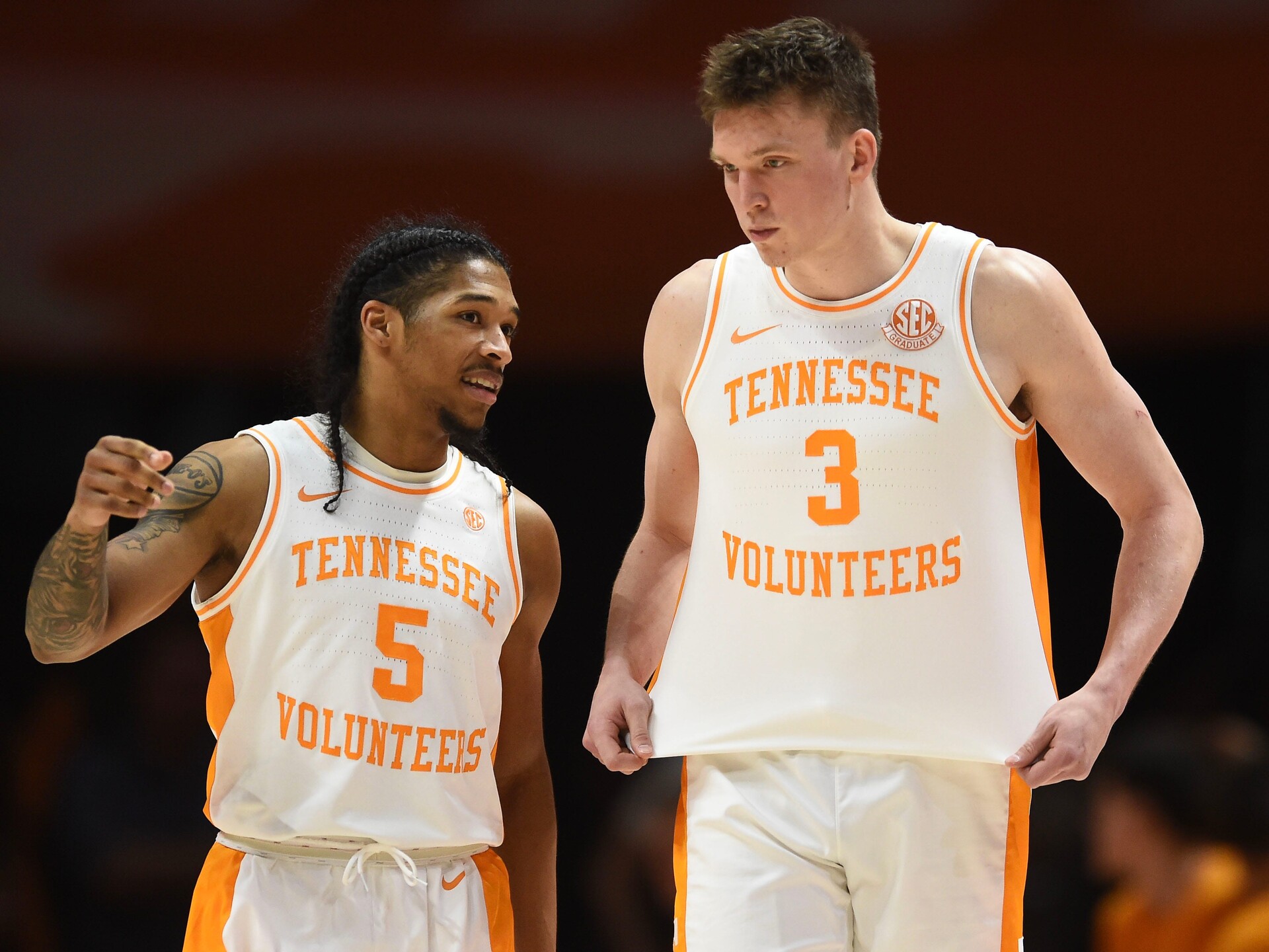 Tennessee's Zakai Zeigler (5) and Dalton Knecht (3) talk as they take to the floor to start the NCAA college basketball game against LSU on Wednesday, February 7, 2024 in Knoxville, Tenn.