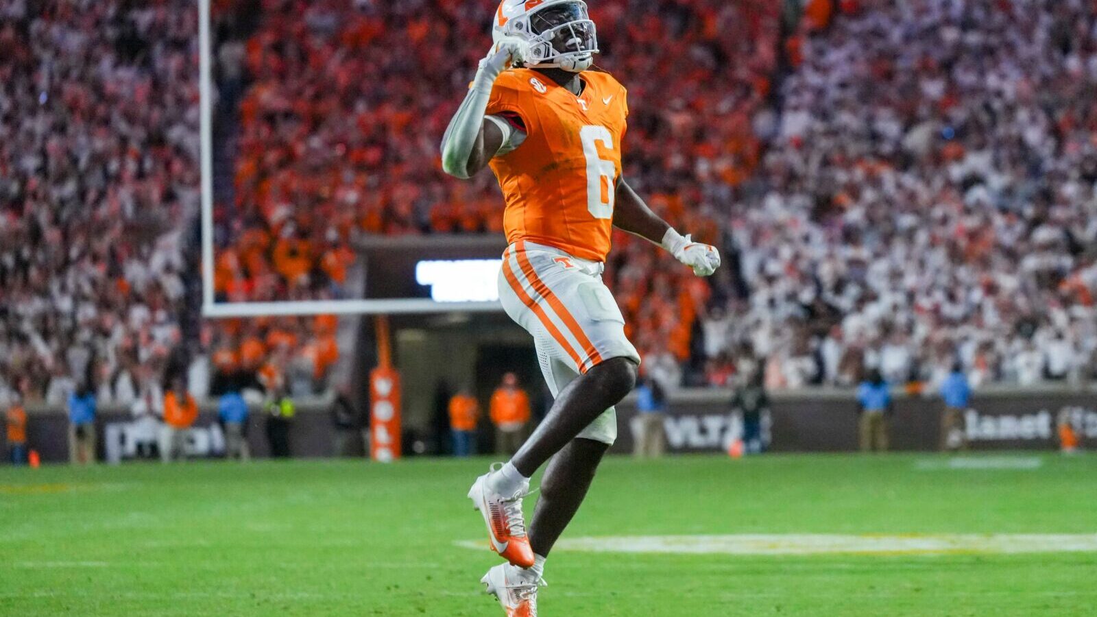Tennessee running back Dylan Sampson (6) celebrates after making a touchdown during a NCAA football game between Tennessee and Florida in Neyland Stadium, in Knoxville, Tenn., Oct. 12, 2024.