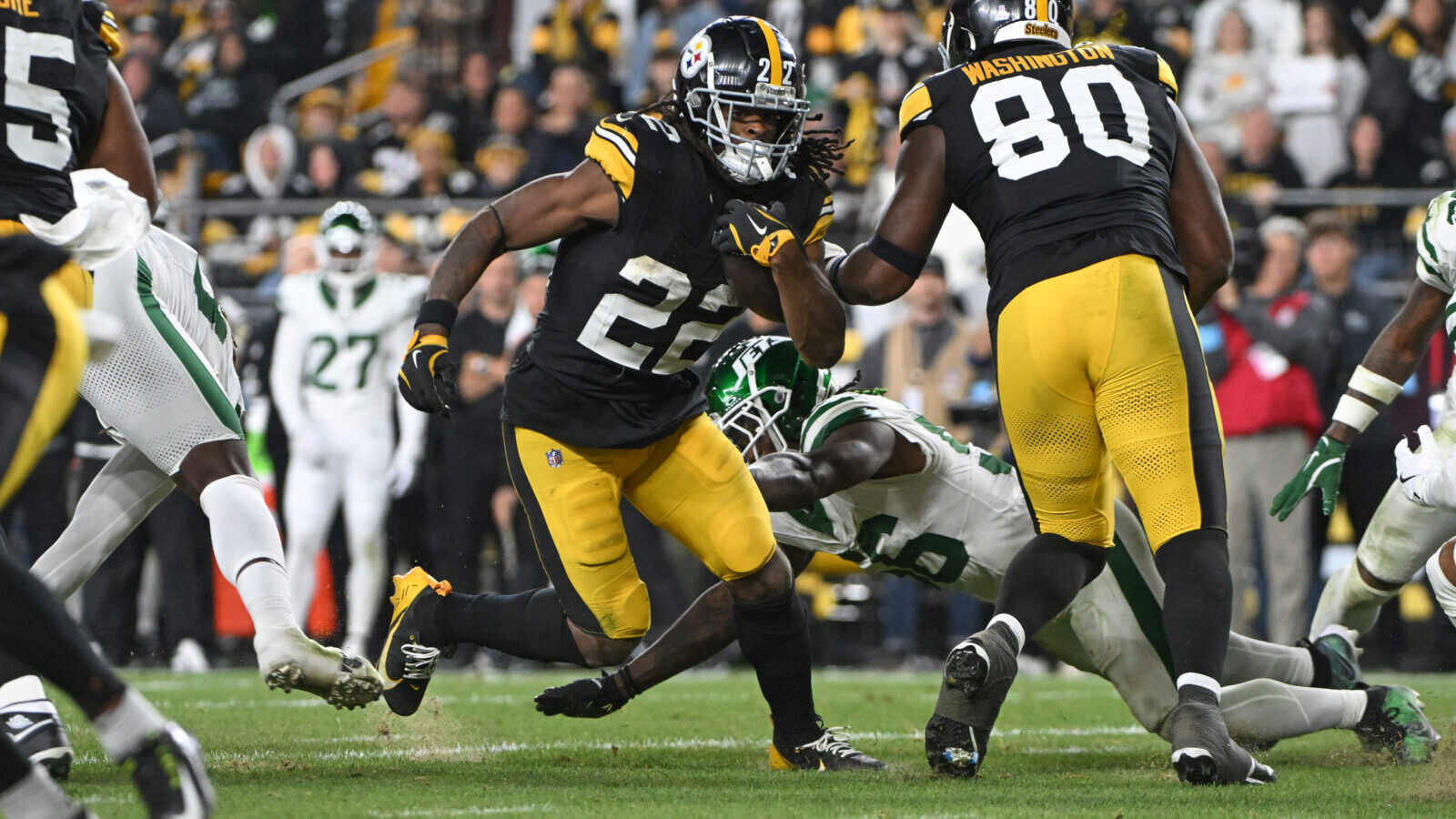 Oct 20, 2024; Pittsburgh, Pennsylvania, USA; Pittsburgh Steelers running back Najee Harris (22) runs against the New York Jets during the fourth quarter at Acrisure Stadium.