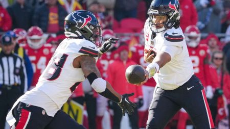 Jeff Edelstein explains why he's not the biggest fan of the NFL Christmas schedule as only he can heading into Week 17's action.