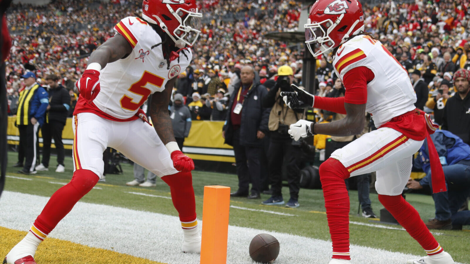 Juan Carlos Blanco takes a closer look at the AFC and NFC Championship games and highlights a top player prop pick for each game.