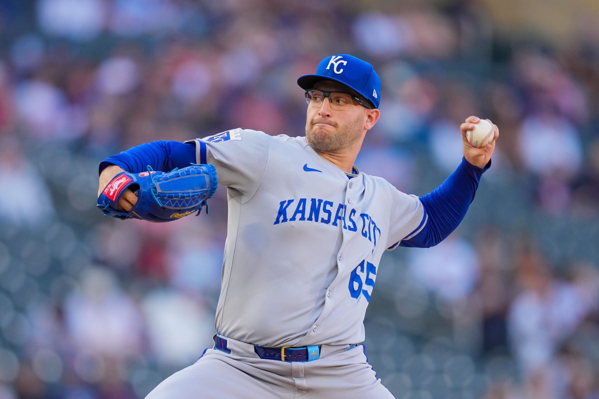 May 23, 2025; Minneapolis, Minnesota, USA; Kansas City Royals pitcher Noah Cameron (65) pitches against the Minnesota Twins in the first inning at Target Field.