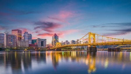 Pittsburgh, Pennsylvania, skyline at night.