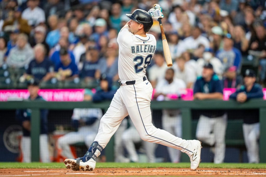 The best DFS sites feature many picks on the performance of Mariners Catcher Cal Raleigh