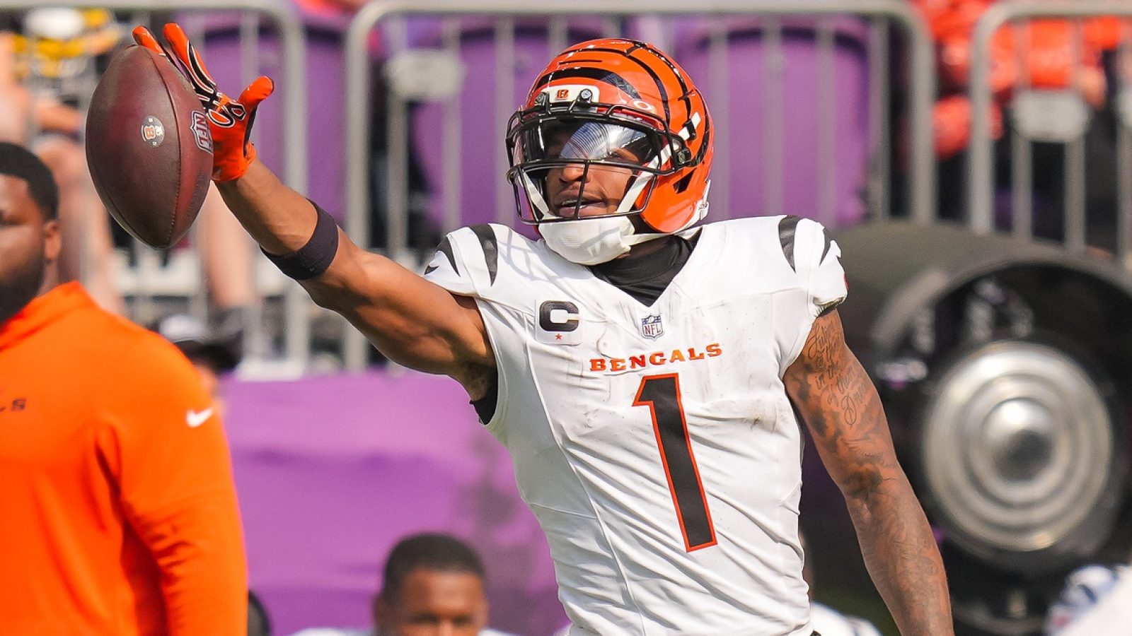 Sep 21, 2025; Minneapolis, Minnesota, USA; Cincinnati Bengals wide receiver Ja'Marr Chase (1) reacts after making a catch against the Minnesota Vikings during the second half at U.S. Bank Stadium.