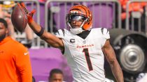 Sep 21, 2025; Minneapolis, Minnesota, USA; Cincinnati Bengals wide receiver Ja'Marr Chase (1) reacts after making a catch against the Minnesota Vikings during the second half at U.S. Bank Stadium.