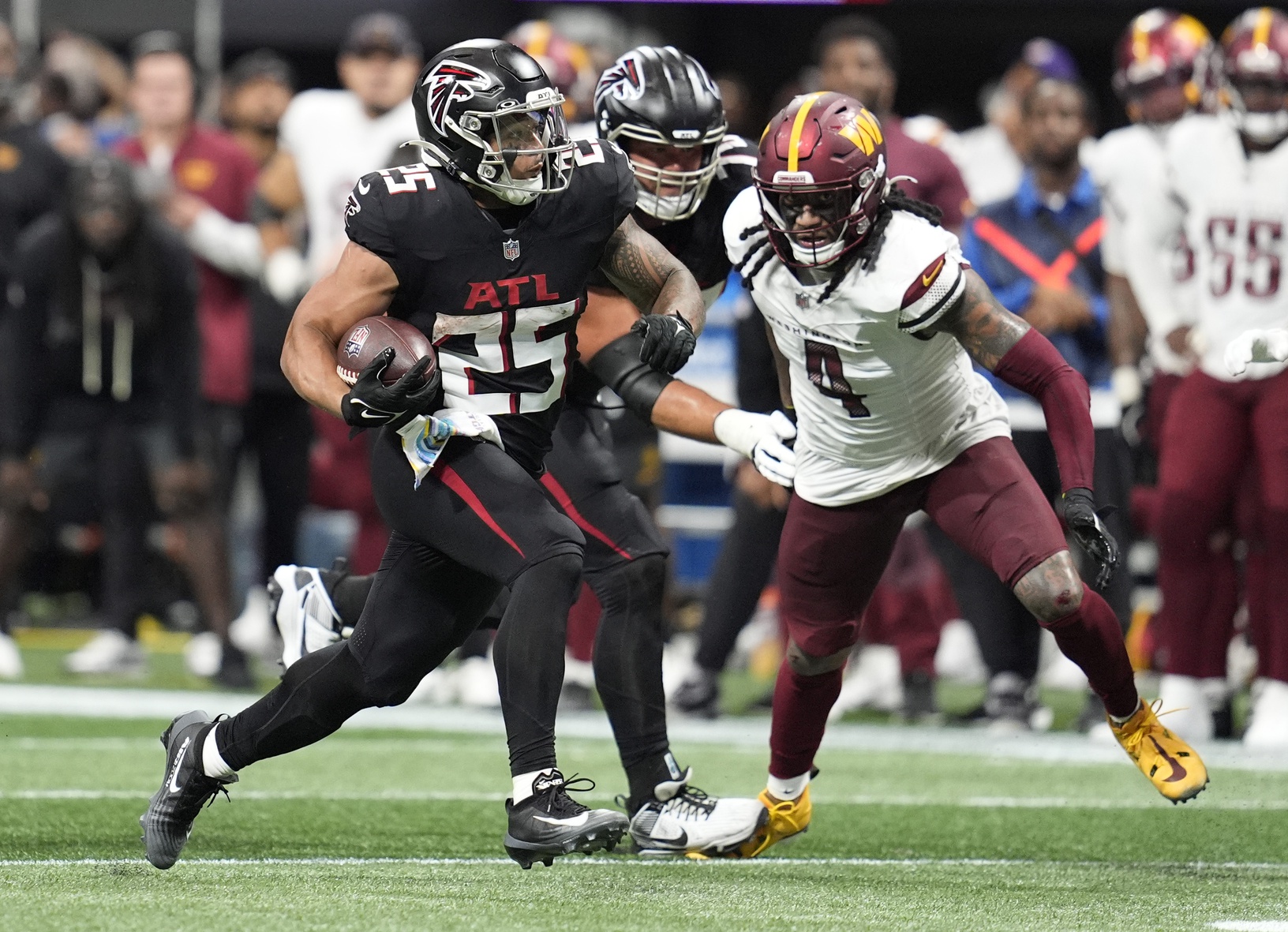 Bills vs Falcons Props / Commanders vs Bears Predictions - Tyler Allgeier