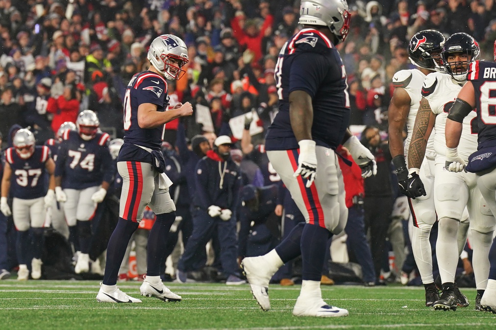 Jan 18, 2026; Foxborough, MA, USA; New England Patriots quarterback Drake Maye (10) celebrates after a touchdown in the second quarter against the Houston Texans in an AFC Divisional Round game at Gillette Stadium.