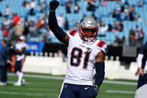 Jonnu Smith #81 of the New England Patriots warms up prior to their game against the Carolina Panthers at Bank of America Stadium on November 7, 2021 in Charlotte, North Carolina