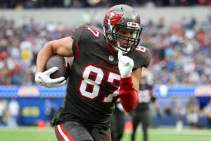 Rob Gronkowski #87 of the Tampa Bay Buccaneers runs the ball during the second quarter against the Los Angeles Rams at SoFi Stadium on September 26, 2021 in Inglewood, California.