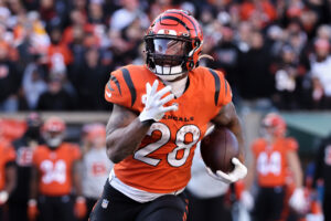 Joe Mixon #28 of the Cincinnati Bengals runs with the ball in the second quarter against the Pittsburgh Steelers at Paul Brown Stadium on November 28, 2021 in Cincinnati, Ohio.