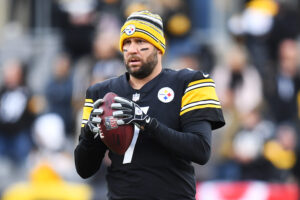 Ben Roethlisberger #7 of the Pittsburgh Steelers warms up prior to the game against the Baltimore Ravens at Heinz Field on December 05, 2021 in Pittsburgh, Pennsylvania.