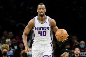 Harrison Barnes #40 of the Sacramento Kings handles the ball against the Brooklyn Nets at Barclays Center on February 14, 2022 in New York City.