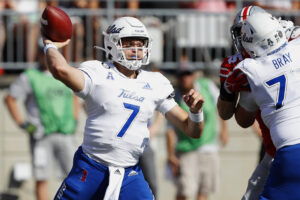 Tulsa Golden Hurricane quarterback Davis Brin throws a pass during the first quarter against the Ohio State Buckeyes