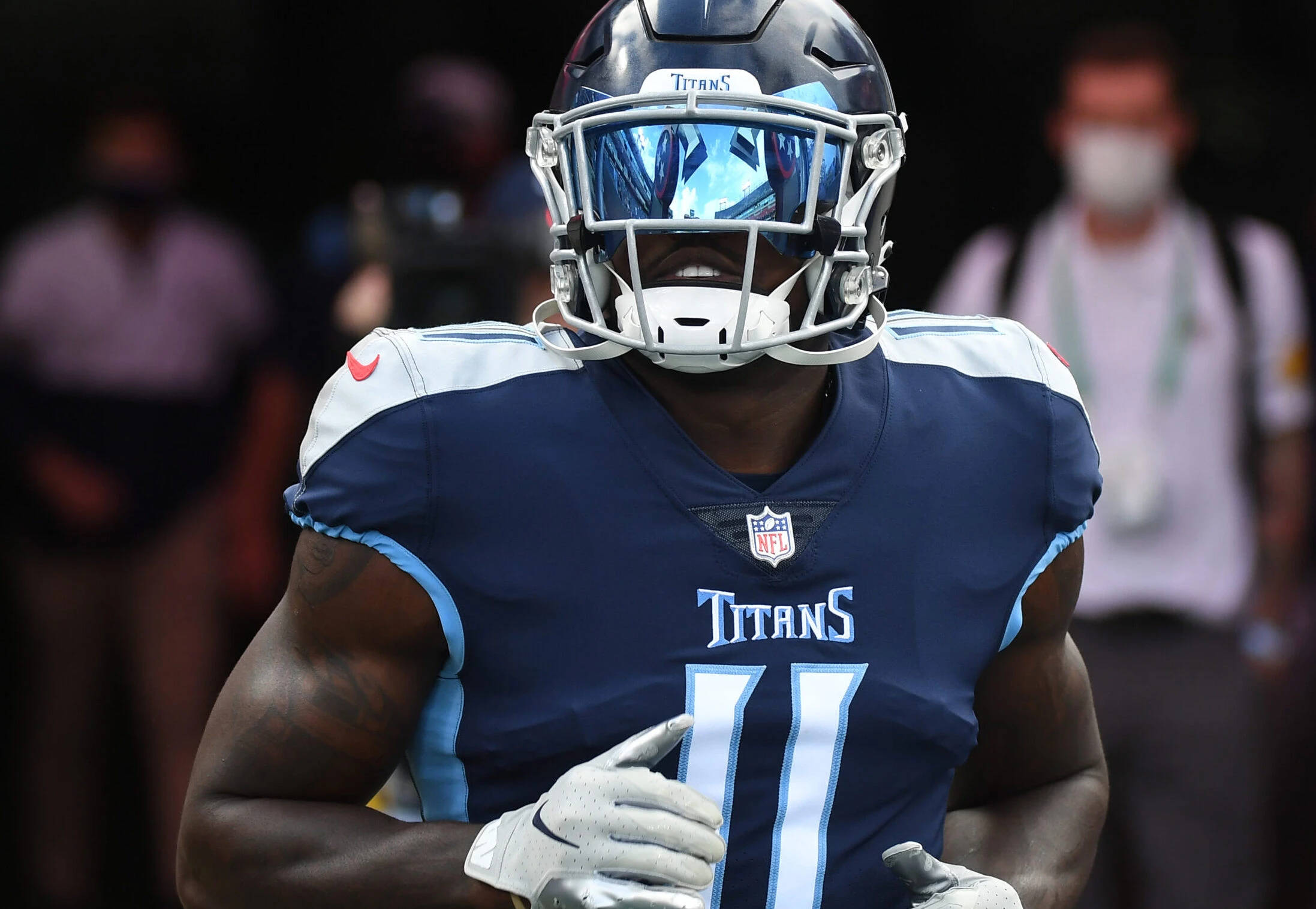 San Diego Padres still have attention of Titans receiver A.J. Brown