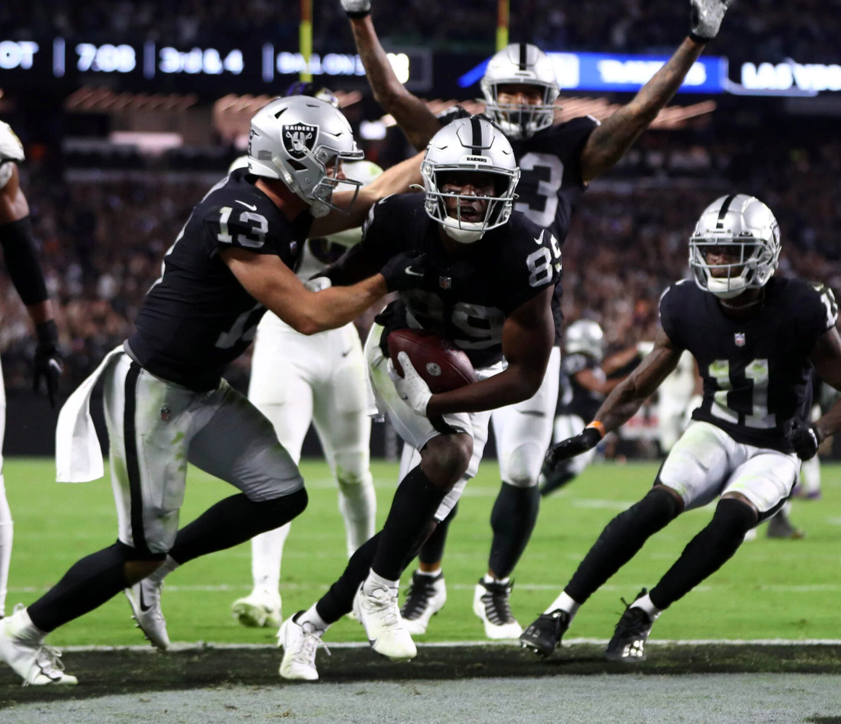 NFL Week 18 Odds: Raiders Draw Spread, Moneyline Support - PROPS