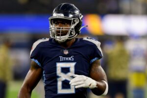 Tennessee Titans running back Adrian Peterson (8) takes the field before facing the Rams at SoFI Stadium Sunday, Nov. 7, 2021 in Inglewood, Calif.