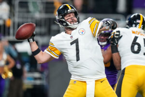 Pittsburgh Steelers quarterback Ben Roethlisberger throws a pass during the fourth quarter against the Minnesota Vikings