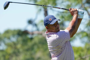 Jhonattan Vegas tees off on the 6th hole during the first round of the Valspar Championship golf tournament. 