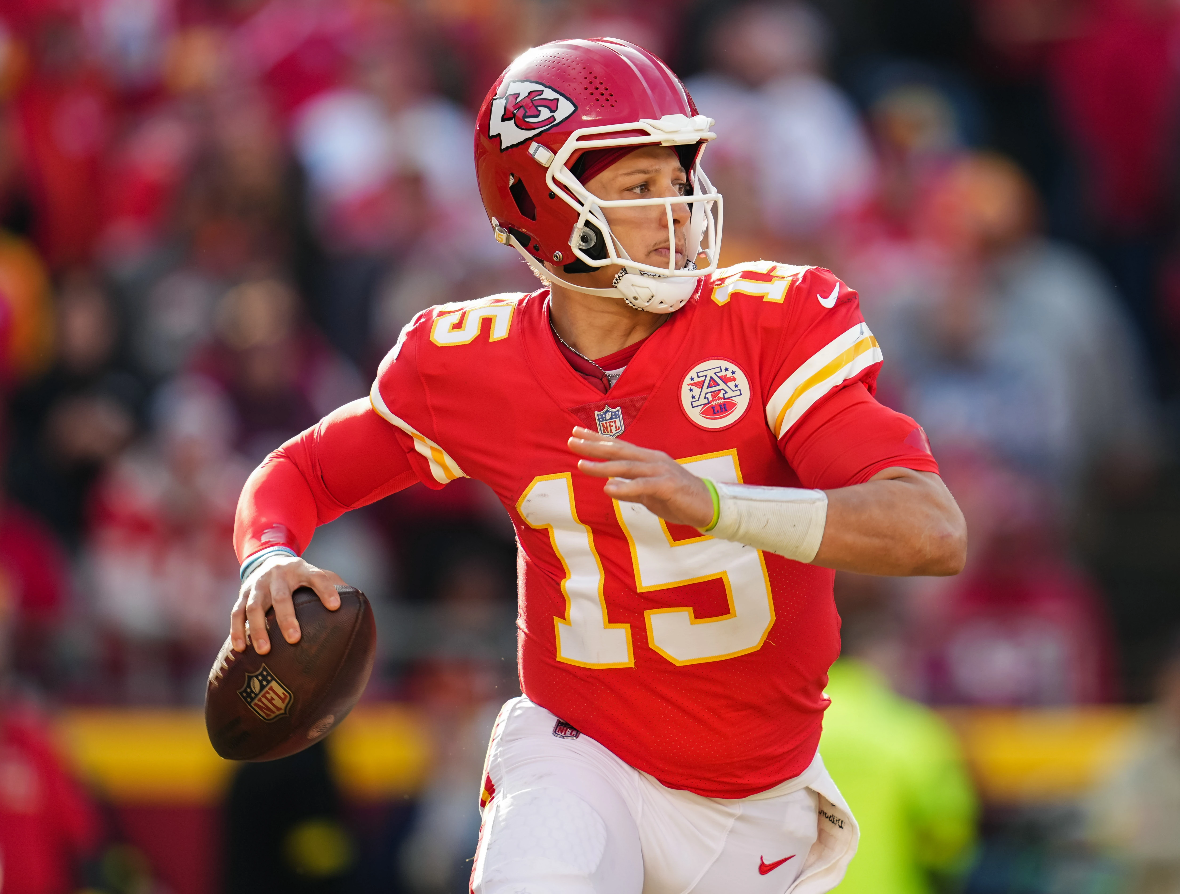 Chiefs Player Prop Bets: Mahomes Favored to Lead in Passing