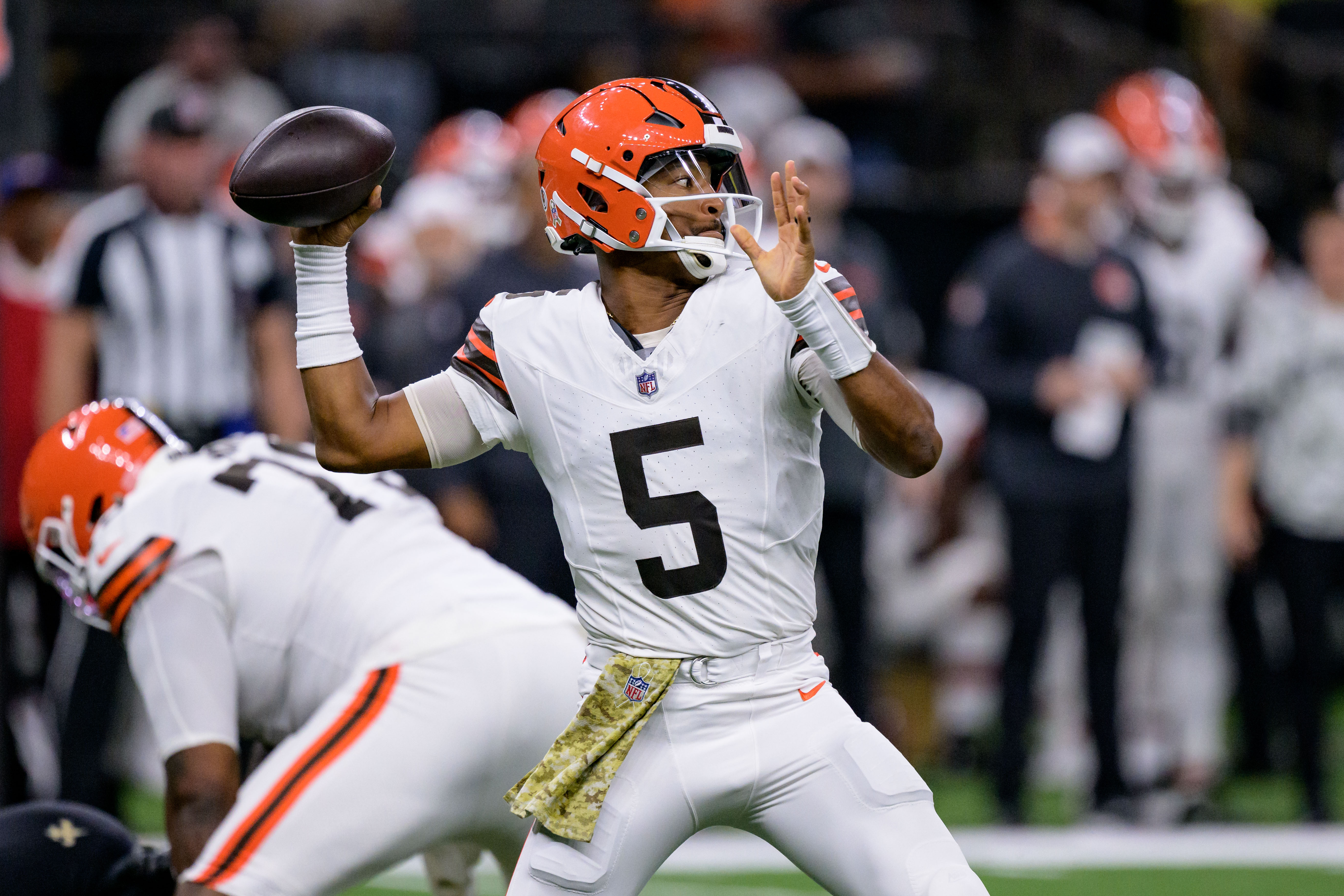 Nov 17, 2024; New Orleans, Louisiana, USA; Cleveland Browns quarterback Jameis Winston (5) throws against the New Orleans Saints at Caesars Superdome.